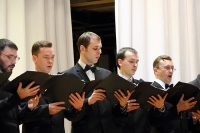 В Хабаровской краевой филармонии состоялся концерт хоровой духовной музыки «Христос рождается — славите!».