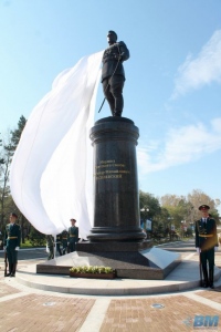 Глава Приамурской митрополии принял участие в открытии памятника маршалу Александру Василевскому