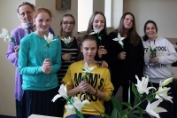 Экскурсия для гимназистов: колокола, лилии и милосердие
