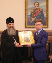 Митрополит Артемий поздравил губернатора Хабаровского края с 50-летием